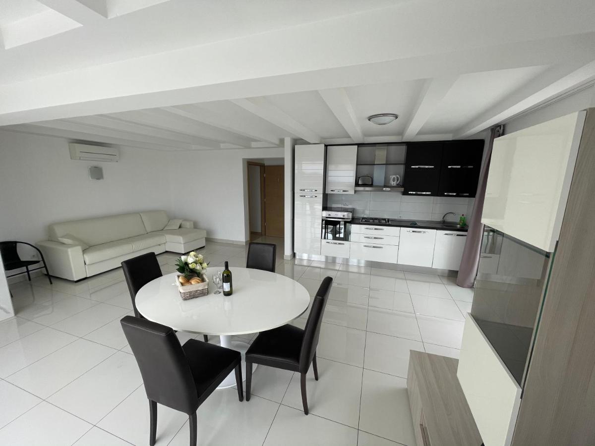 Villa Cube Premantura Luaran gambar