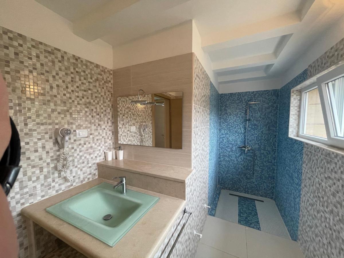 Villa Cube Premantura Luaran gambar
